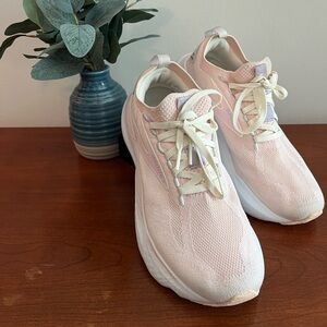 Brooks Marshmallow Pink Lightweight Breathable Running Shoes- gently used!